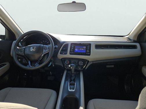 Platinum White Pearl 2021 Honda HR-V LX