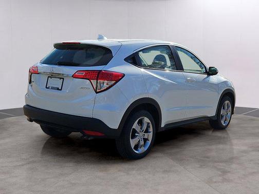 Platinum White Pearl 2021 Honda HR-V LX