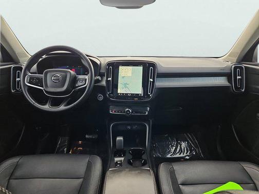 2024 Volvo XC40 B5 Core