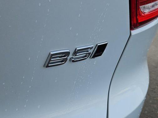 2024 Volvo XC40 B5 Core