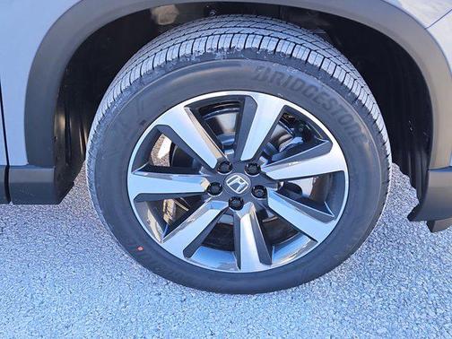 2025 Honda Pilot Touring 8-Passenger