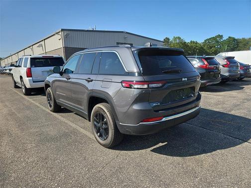 2025 Jeep Grand Cherokee Altitude