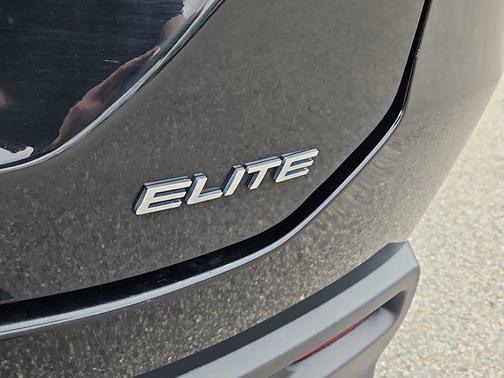 Crystal Black Pearl 2023 Honda Pilot AWD Elite