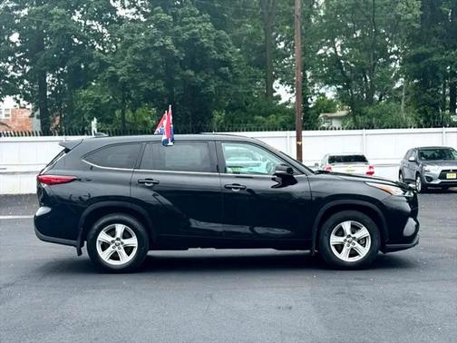 2020 Toyota Highlander LE
