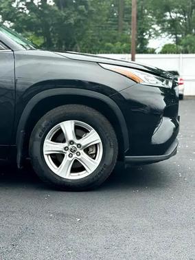 2020 Toyota Highlander LE