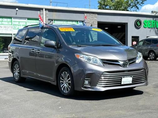 2018 Toyota Sienna XLE