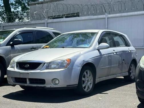 Gray 2005 Kia Spectra5 Base
