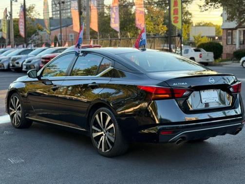2022 Nissan Altima SR Intelligent AWD