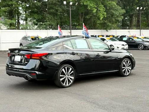 2022 Nissan Altima SR Intelligent AWD