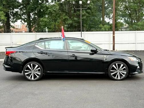 2022 Nissan Altima SR Intelligent AWD