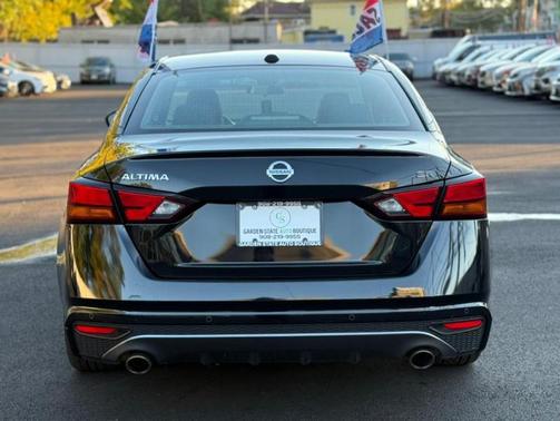 2022 Nissan Altima SR Intelligent AWD