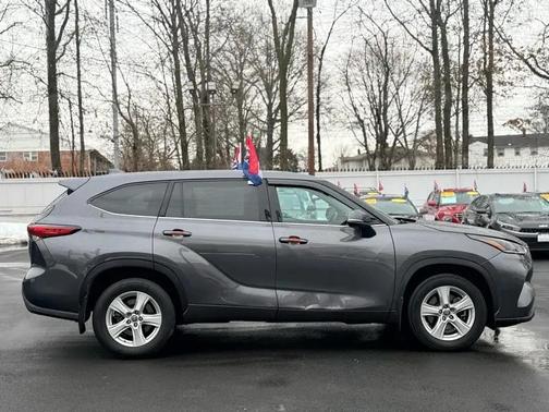 2021 Toyota Highlander LE
