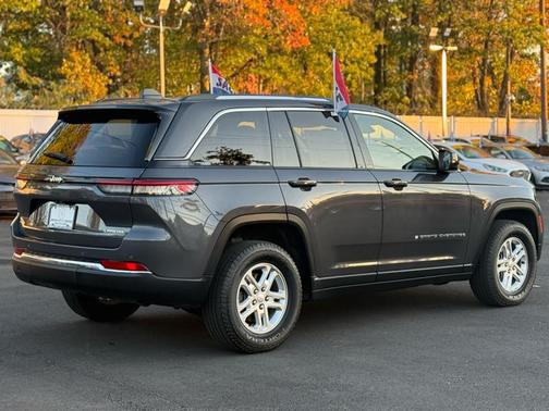 2023 Jeep Grand Cherokee Laredo