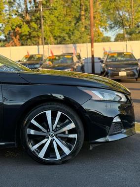 2022 Nissan Altima SR FWD