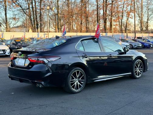 2022 Toyota Camry SE