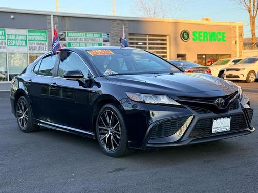 2022 Toyota Camry SE