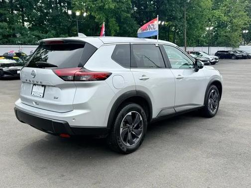 Brilliant Silver Metallic 2024 Nissan Rogue SV