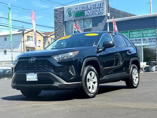 2022 Toyota RAV4 LE