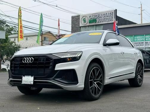 White 2019 Audi Q8 3.0T Premium
