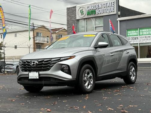 2022 Hyundai TUCSON SE