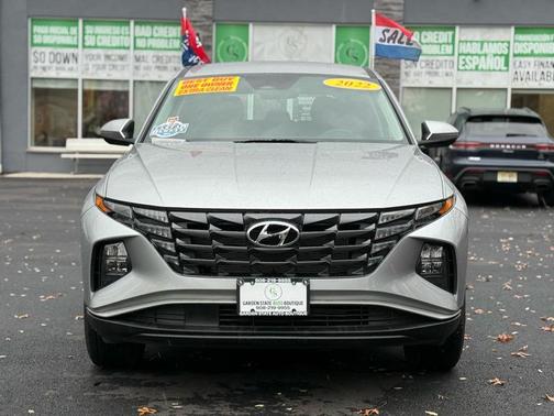 2022 Hyundai TUCSON SE