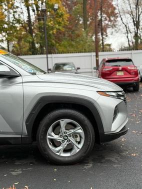 2022 Hyundai TUCSON SE