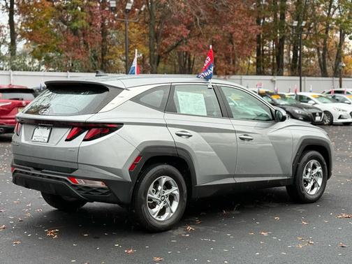 2022 Hyundai TUCSON SE