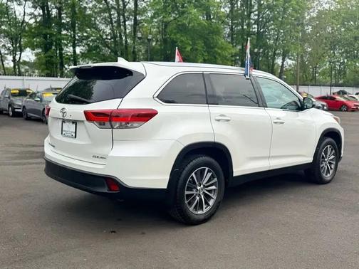 Blizzard Pearl 2019 Toyota Highlander XLE