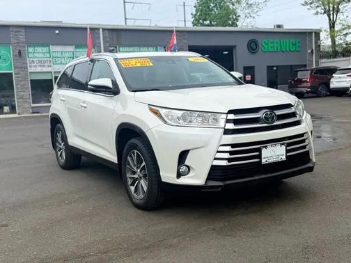 Blizzard Pearl 2019 Toyota Highlander XLE