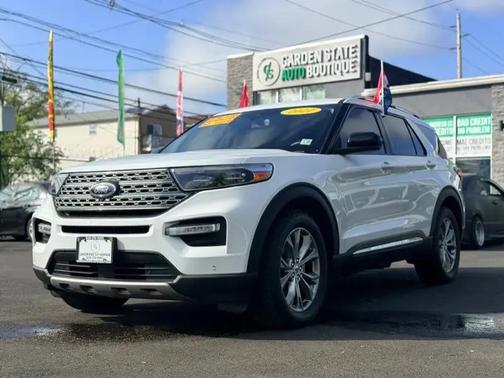 White 2022 Ford Explorer Limited