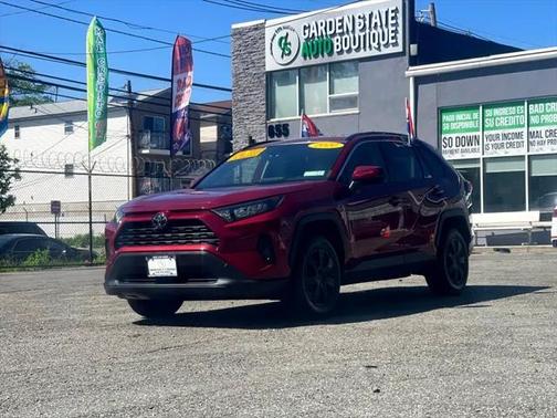 2020 Toyota RAV4 LE