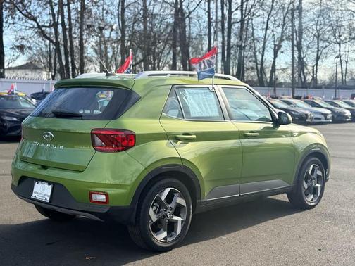 2024 Hyundai VENUE SEL