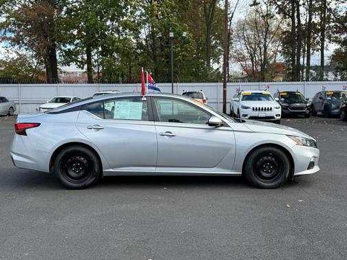 2022 Nissan Altima S FWD