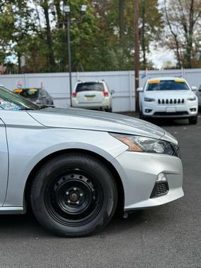 2022 Nissan Altima S FWD