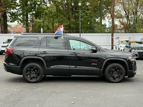 2022 GMC Acadia AWD AT4