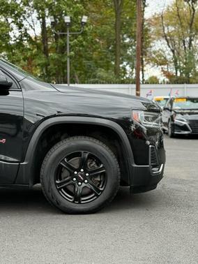 2022 GMC Acadia AWD AT4