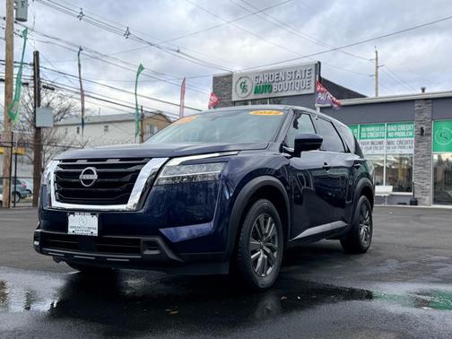 2022 Nissan Pathfinder S 4WD