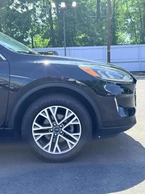 Agate Black Metallic 2022 Ford Escape SEL