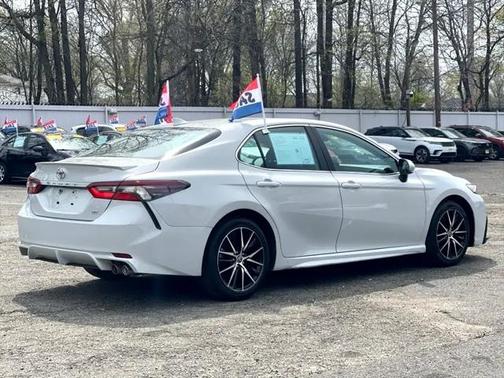2022 Toyota Camry SE