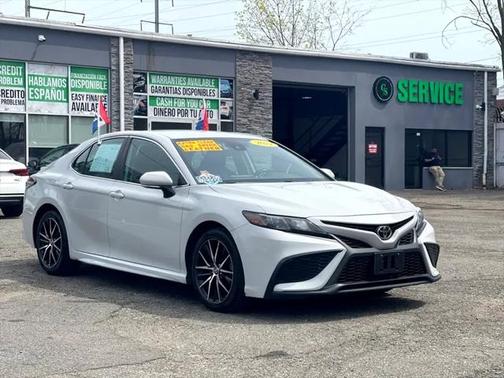 2022 Toyota Camry SE