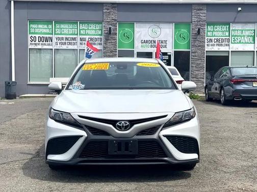 2022 Toyota Camry SE