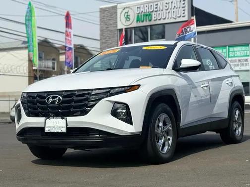 2023 Hyundai TUCSON SE
