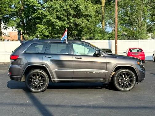 2021 Jeep Grand Cherokee Laredo