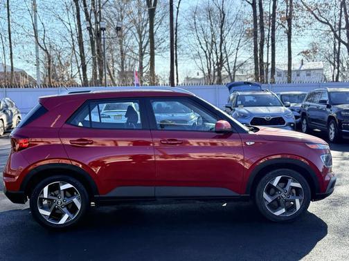 2023 Hyundai VENUE Limited