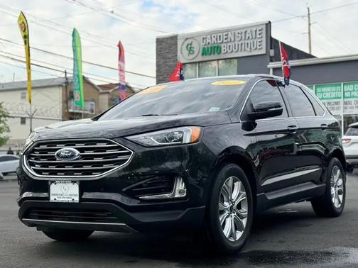 Agate Black Metallic 2022 Ford Edge Titanium