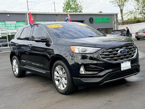 Agate Black Metallic 2022 Ford Edge Titanium