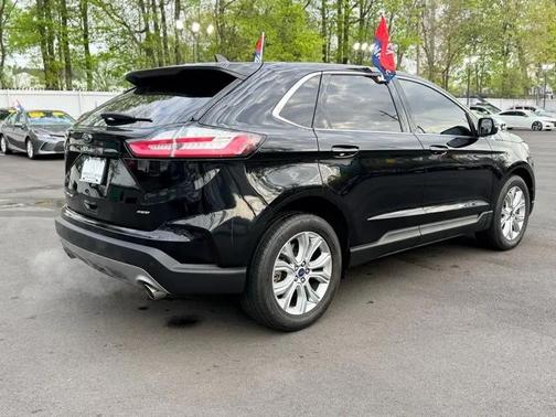 Agate Black Metallic 2022 Ford Edge Titanium