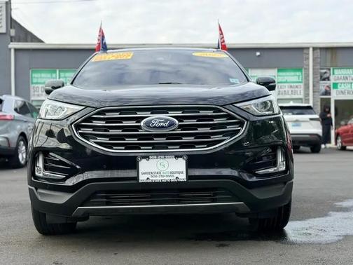 Agate Black Metallic 2022 Ford Edge Titanium