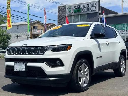 Bright White Clearcoat 2022 Jeep Compass Latitude