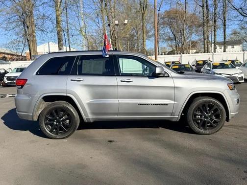 Billet Silver Metallic Clearcoat 2021 Jeep Grand Cherokee Laredo